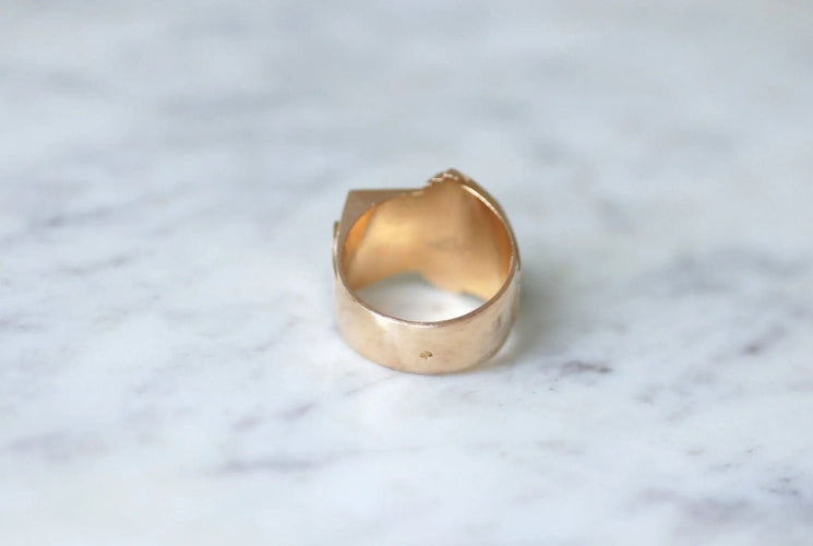 Bague Chevalière Tank en or rose 58 Facettes