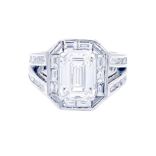 Bague 49 Bague diamant taille émeraude, entourage diamants baguettes, platine. 58 Facettes 32516