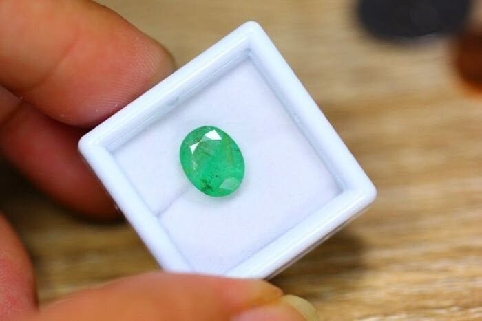 Gemstone Emeraude non traitée 2,59cts 58 Facettes 318