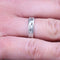 Bague 53 Alliance gravée or blanc 58 Facettes 15-399A