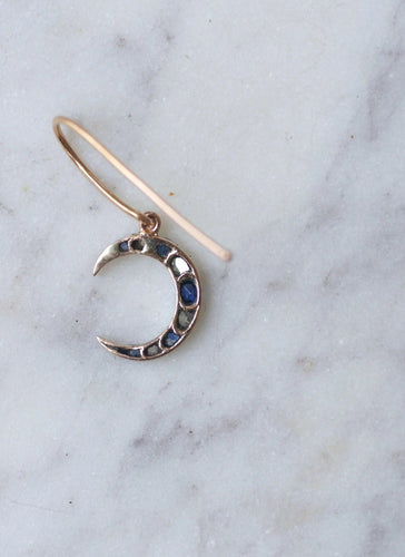 Boucles d'oreilles Mono boucle d'oreille lune or rose, diamants et saphirs 58 Facettes