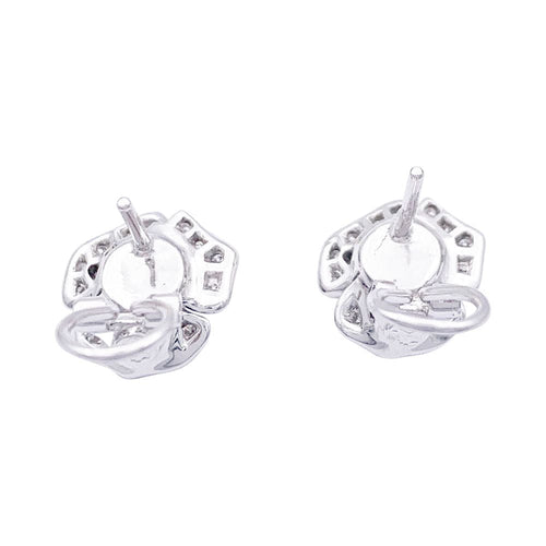 Boucles d'oreilles Boucles d'oreilles, "Fleurs", or blanc, diamants. 58 Facettes 33050