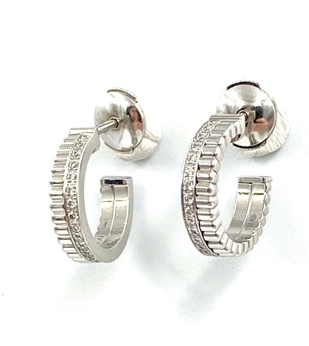 Boucles d'oreilles Boucheron. Collection Quatre Radiant Édition, créoles or blanc et diamants 58 Facettes