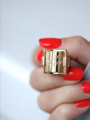 Bague Bague chevalière Carpe Diem Tank or rose 58 Facettes