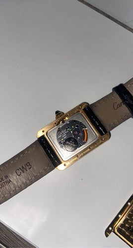 Montre montre tank louis CARTIER 2442 quartz 30 mm en or 18k crocodile 58 Facettes 220473