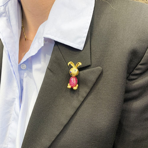 Broche Clip "Lapin" or jaune et platine, rubis. 58 Facettes 31973