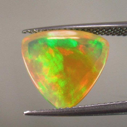 Gemstone Opale de feu 4,70 carats 58 Facettes 332