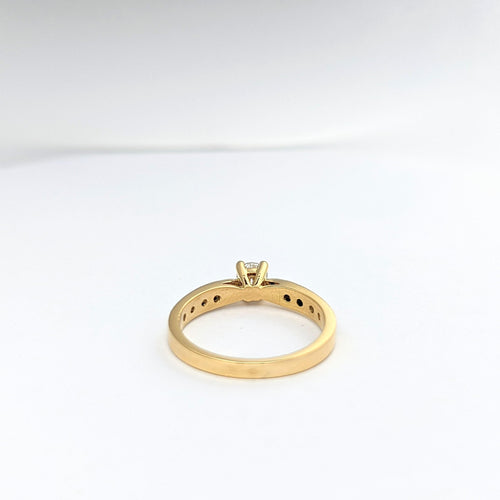 Bague Solitaire en or jaune et diamants 58 Facettes 20620