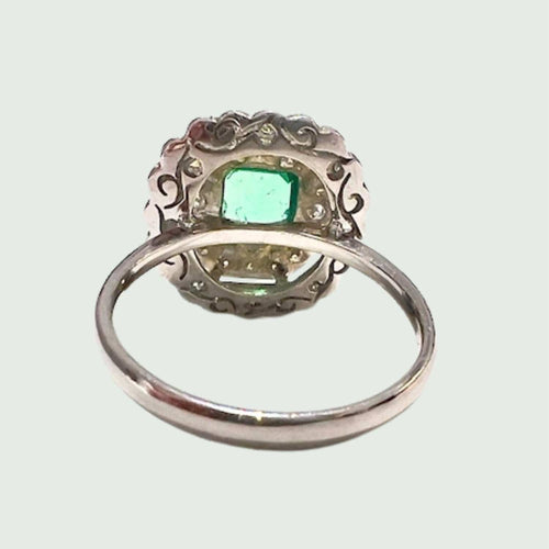 Bague 58 BAGUE EN PLATINE DE STYLE ART DÉCO AVEC DIAMANTS ET ÉMERAUDES 58 Facettes Q994A