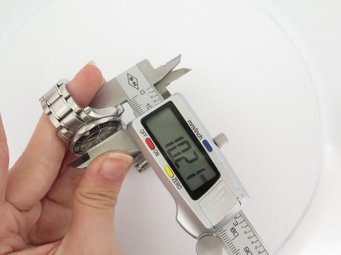 Montre vintage montre OMEGA seamaster diver 29m quartz acier palladie 58 Facettes 245287