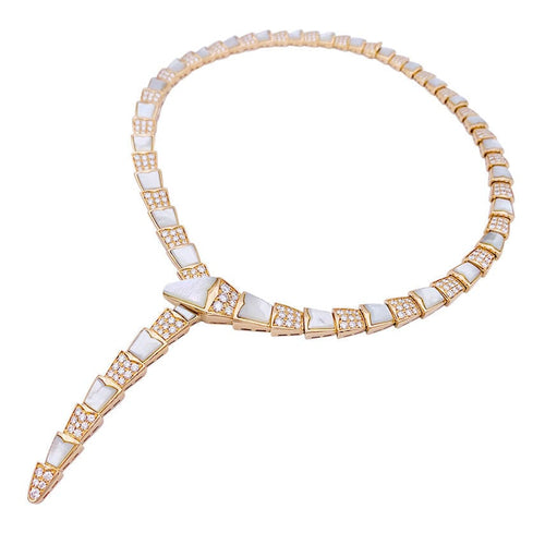 Collier Collier Bulgari, "Serpenti Viper", or rose, nacre et diamants. 58 Facettes 33143