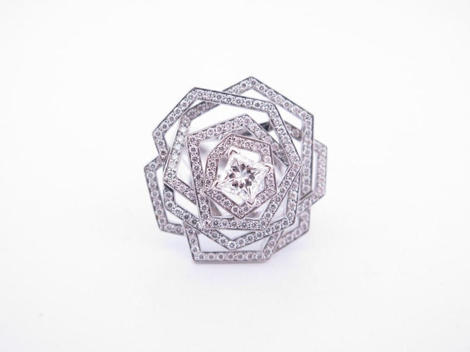 Bague 55 bague CHANEL camelia 1932 or blanc 18k & 167 diamants 2.31ct 58 Facettes 255365