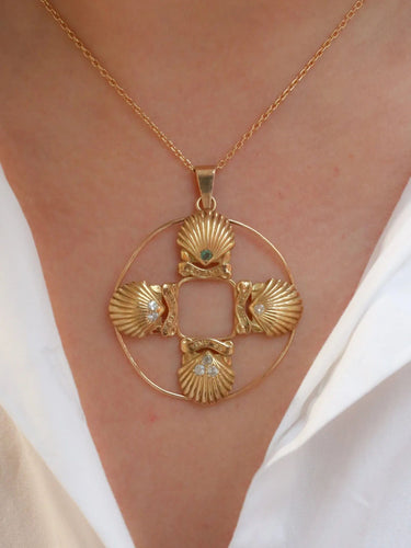 Pendentif Cartier pour Shell, pendentif vintage rond or, diamants et émeraudes 58 Facettes J87