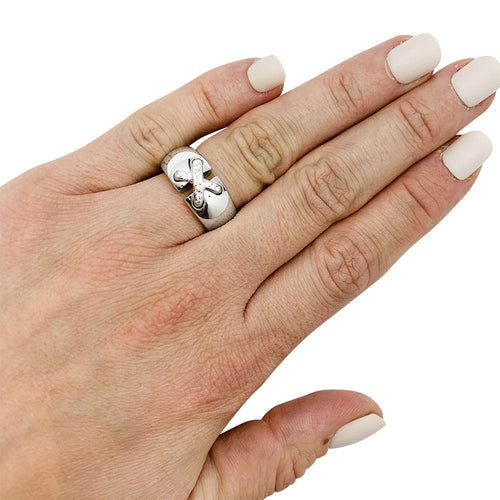 Bague 52 Bague Chaumet ,"Liens", or blanc et diamants. 58 Facettes 32678