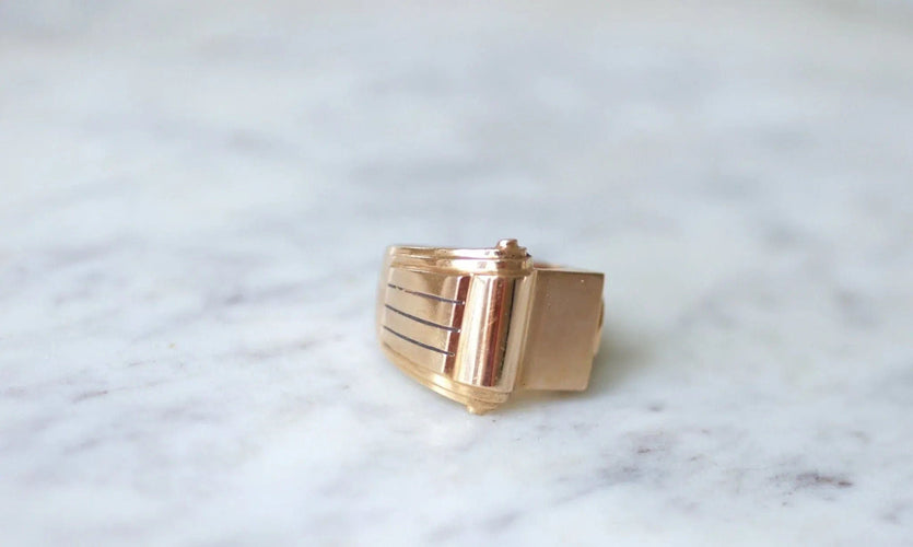 Bague Chevalière Tank en or rose 58 Facettes