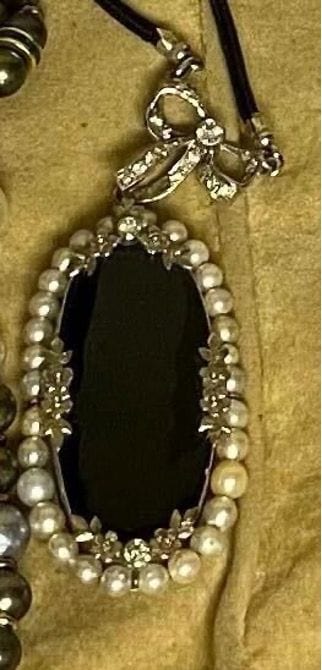 Pendentif Pendentif Art Déco, Onyx, diamant & perles sur or 14 carats 58 Facettes CEY17