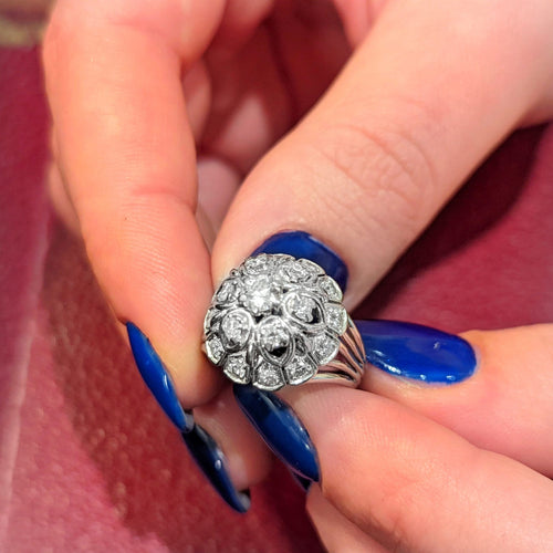 Bague Bague Dôme en or blanc platine et diamants 58 Facettes 15926