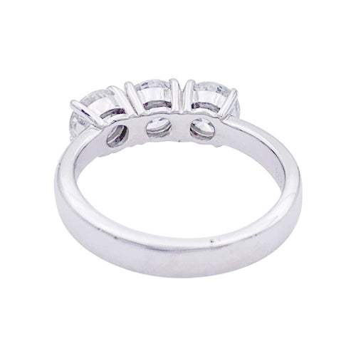 Bague 55 Bague "trilogie", or blanc, diamants. 58 Facettes 32711