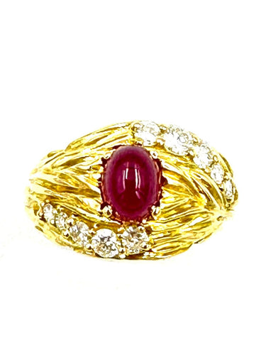 Bague 53 GILBERT ALBERT. Bague or jaune, rubis et diamants 58 Facettes