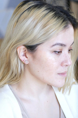 Boucles d'oreilles Clous en or jaune, diamants rose couronnée 58 Facettes