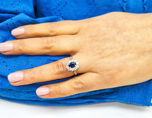 Bague 56 Bague Marguerite Or blanc saphir et diamants 58 Facettes FA/9