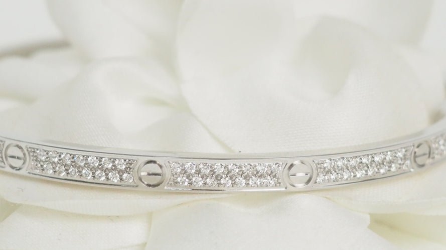 Bracelet 17 Bracelet Cartier Love en or blanc et diamants 58 Facettes 32264
