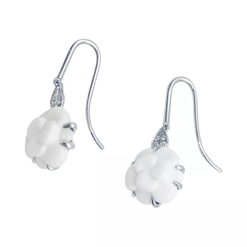 Boucles d'oreilles Boucles d'oreilles Chanel, "Camélia", or blanc, diamants. 58 Facettes 32717