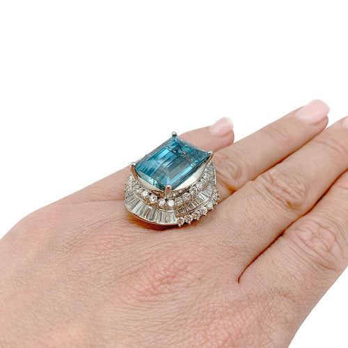 Bague 52 Bague cocktail aigue-marine et diamants. 58 Facettes 31425
