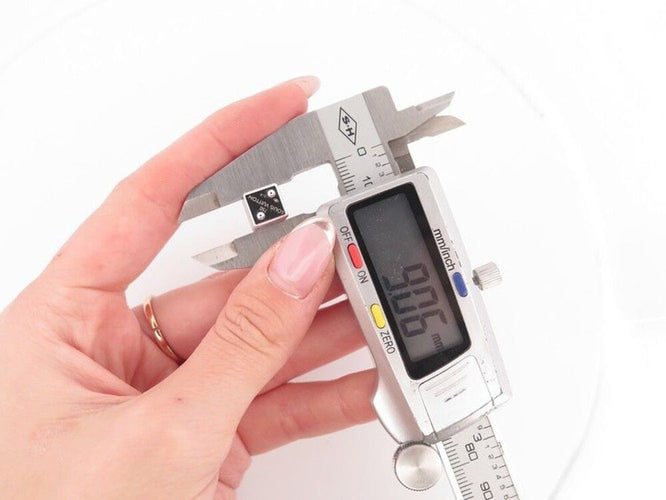 Pendentif pendentif LOUIS VUITTON emprise cubo amethyste or blanc 18k 58 Facettes 257864