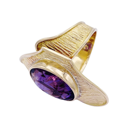 Bague 53 Bague or jaune et améthyste. 58 Facettes 32360
