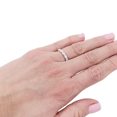 Bague 49 Alliance or blanc et diamants. 58 Facettes 32399