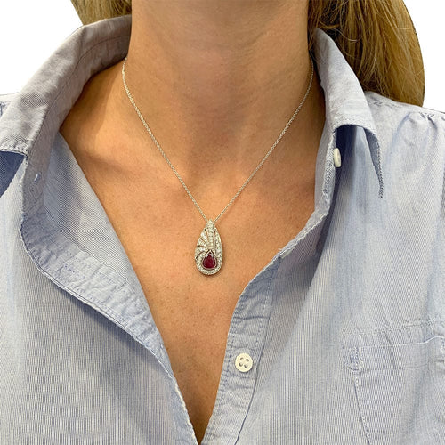 Pendentif Pendentif or blanc, diamants, rubis. 58 Facettes 31867
