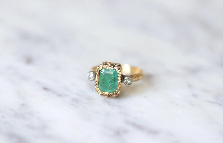 Bague Bague style Victorien émeraude et diamants 58 Facettes