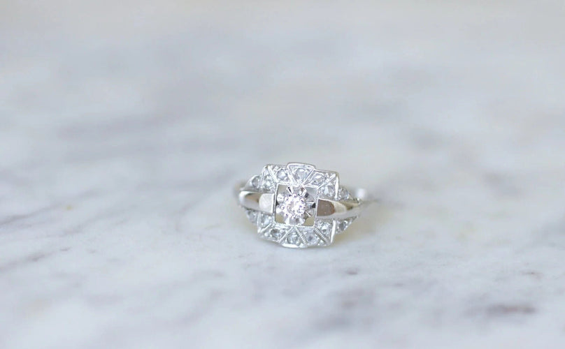 Bague Bague Art Deco en Or blanc & diamants 58 Facettes
