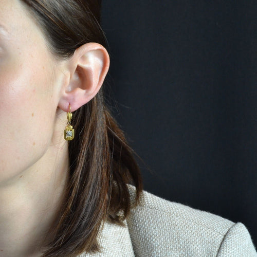 Boucles d'oreilles Boucles d'oreilles pendantes géométriques 2 ors et diamants 58 Facettes 19-187