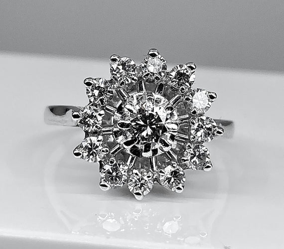 Bague 52 Bague Marguerite Diamants 58 Facettes AB161