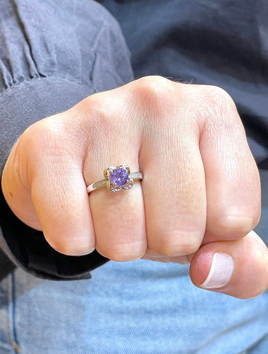 Bague 52 Bague Mauboussin "Desirez Amour" or blanc, améthyste et diamants 58 Facettes