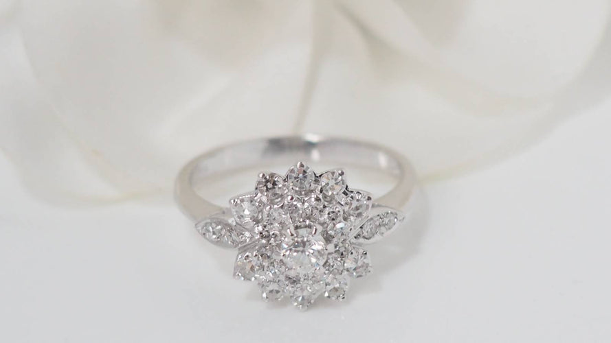 Bague 52.5 Bague double entourage en or blanc et diamants 58 Facettes 31928