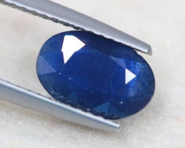Gemstone Saphir bleu chauffé non traité 1.92cts 58 Facettes 388