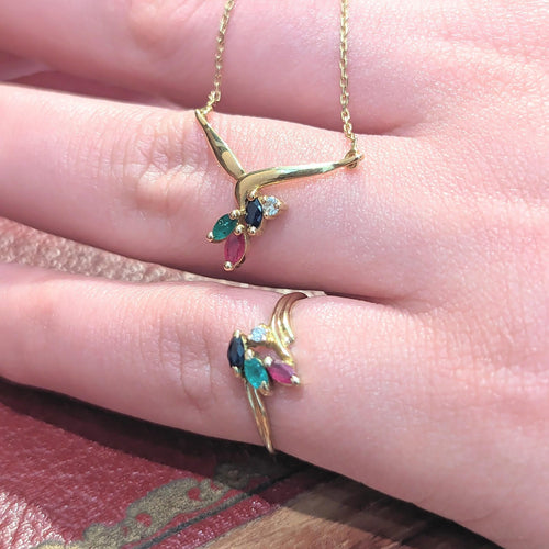 Bague Bague Florale Emeraude, rubis & saphirs 58 Facettes 25930