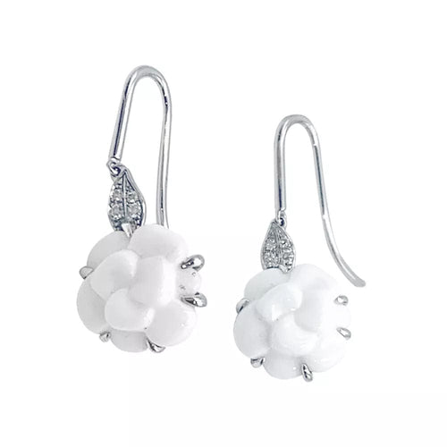 Boucles d'oreilles Boucles d'oreilles Chanel, "Camélia", or blanc, diamants. 58 Facettes 32717