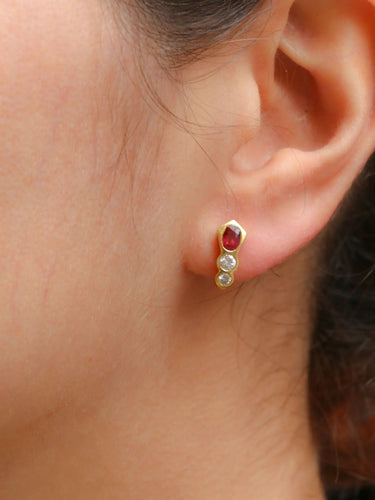 Boucles d'oreilles Boucles d’oreilles demi-créoles Or jaune Diamants Rubis 58 Facettes 667