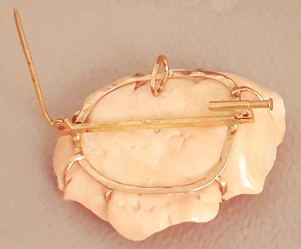 Broche Broche/Pendentif fleur Or jaune Corail 58 Facettes C 1485  Ree