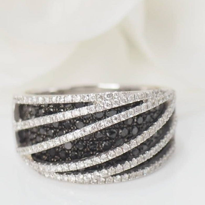 Bague 53.5 Bague diamants blancs et noirs 58 Facettes 32155