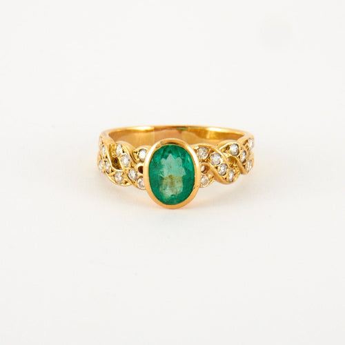 Bague 55 Bague en Or jaune, diamants & émeraude 58 Facettes