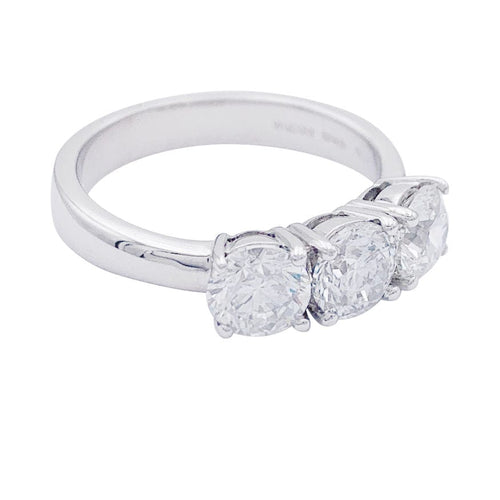 Bague 55 Bague "trilogie", or blanc, diamants. 58 Facettes 32711