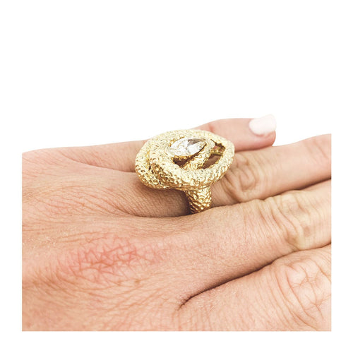 Bague 53 Bague Van Cleef & Arpels, or jaune, diamant navette. 58 Facettes 31107