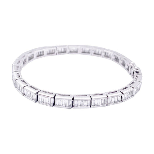 Bracelet Bracelet ligne, or blanc et diamants taille baguette. 58 Facettes 33416