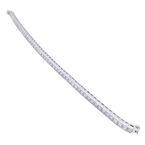 Bracelet Bracelet ligne or blanc et diamants taille princesse. 58 Facettes 32893