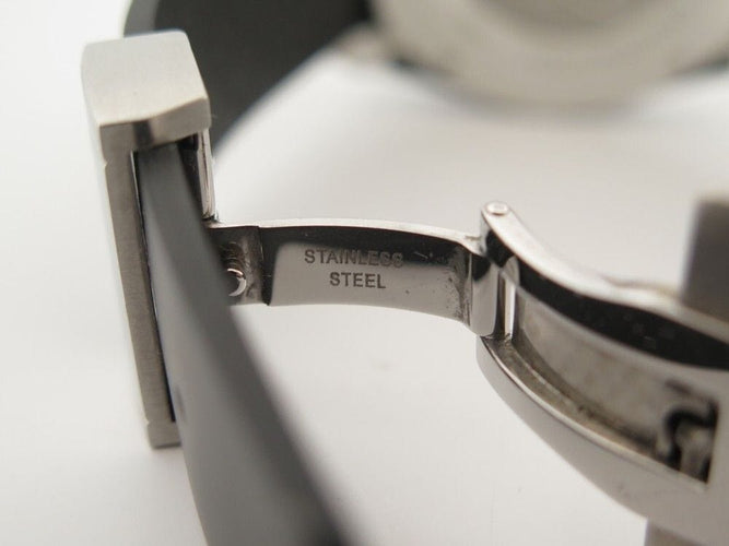 Montre montre GUCCI dive acier caoutchouc noir boite quartz 58 Facettes 256002